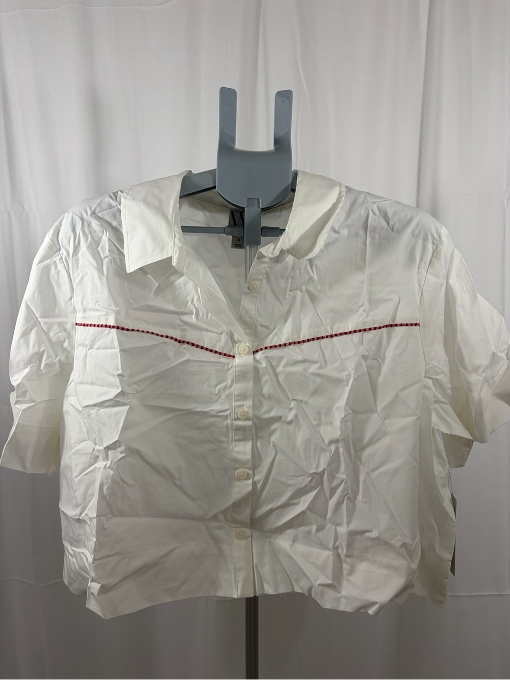 NWT Worthington Women’s Size 1X White Button-Up Shirt with Red Stitch Detail
